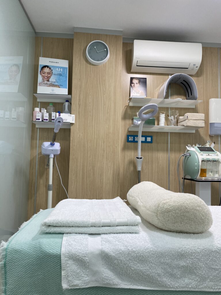 Cabina de tratamientos corporales en centro de estética en Burgos